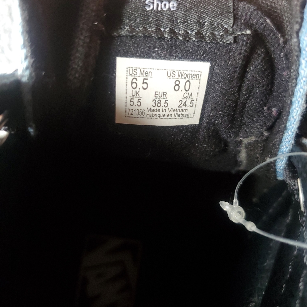 Vans - Picture 4 of 4